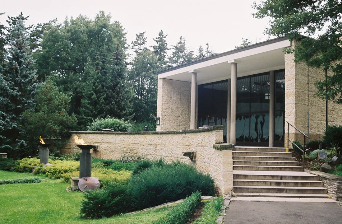 Krematorium Motol, obřadní síň