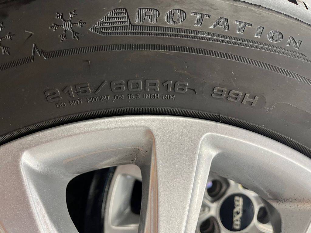 Škoda Karoq ZIMNÍ ALU.VČ. PNEU 215/60/16