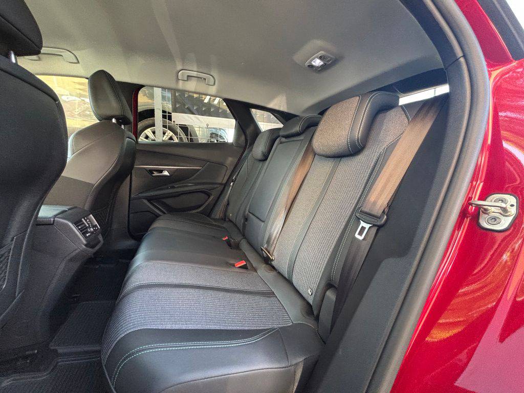 Peugeot 3008 1.5HDi-AT8/2022/1MAJ,CZ-ZÁRUKA