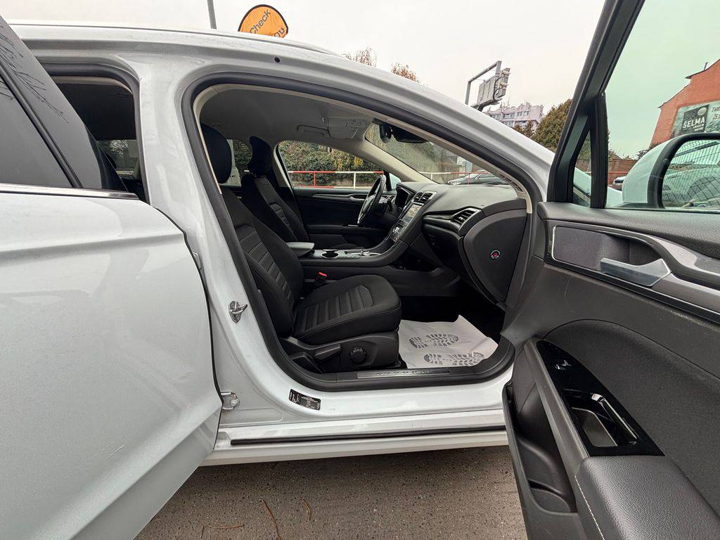 Ford Mondeo 2.0EB/2023/AT-8 TITAN-1M-ZÁRUK
