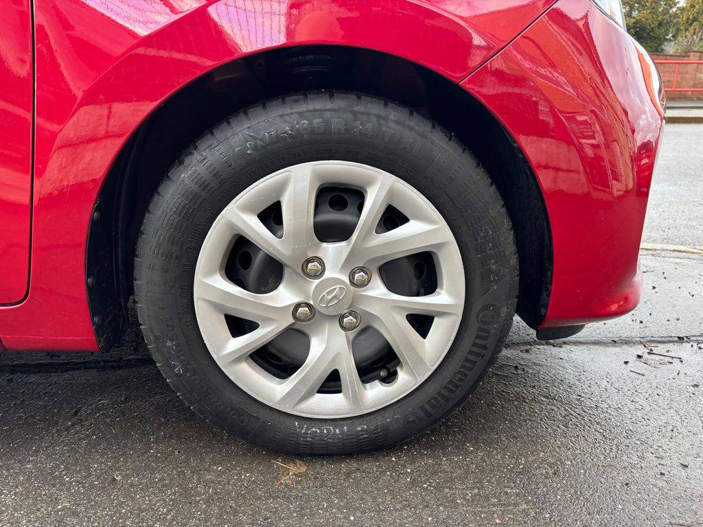 Hyundai i10 1.0i 49kW/2019/1MAJ,S-KNIHA