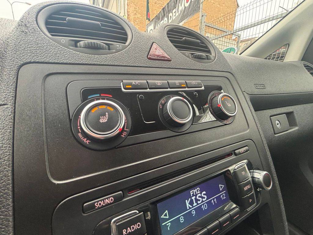 Volkswagen Caddy 1.6TDI/2014/1M,WEBASTO-ZÁRUKA 