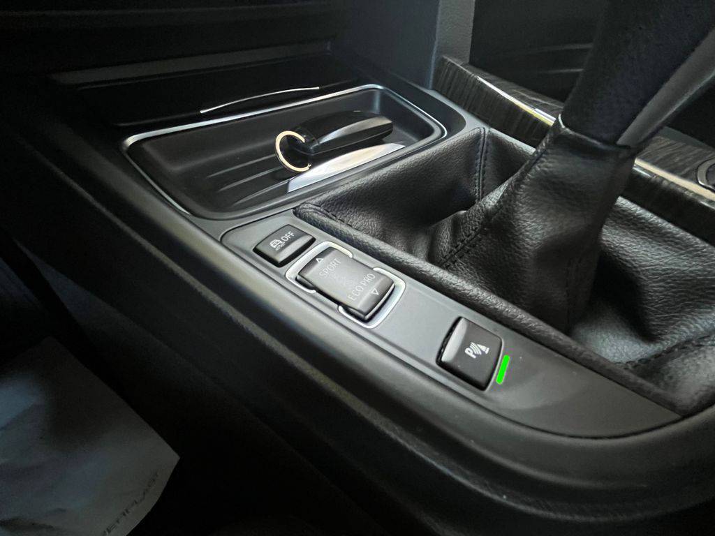 BMW 318 318d F31/2014/MAN6,1MAJ-ZÁRUKA