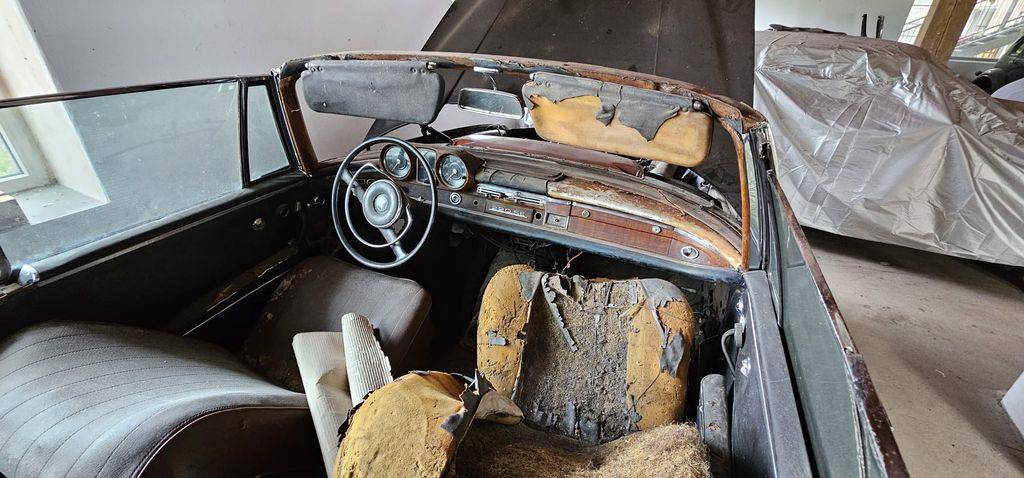 Mercedes-Benz 220 SE CABRIO/W111/1963/88kW/2.2V6