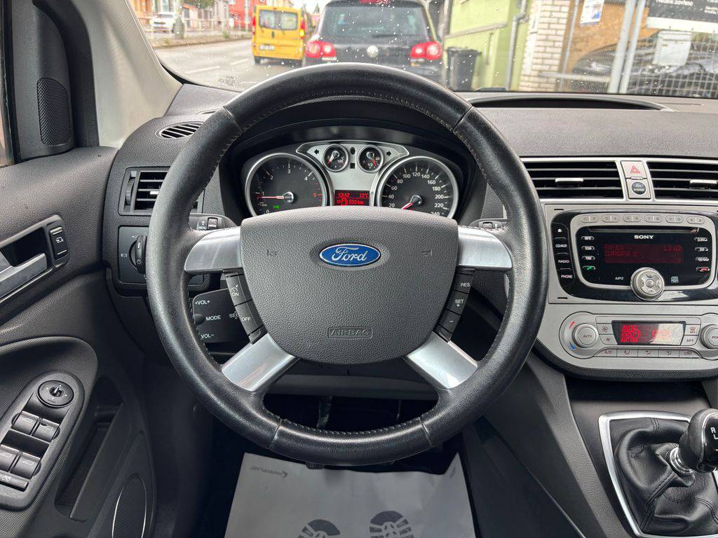 Ford Kuga 2.0TDCi/2010/ČR-4X4-TITANIUM