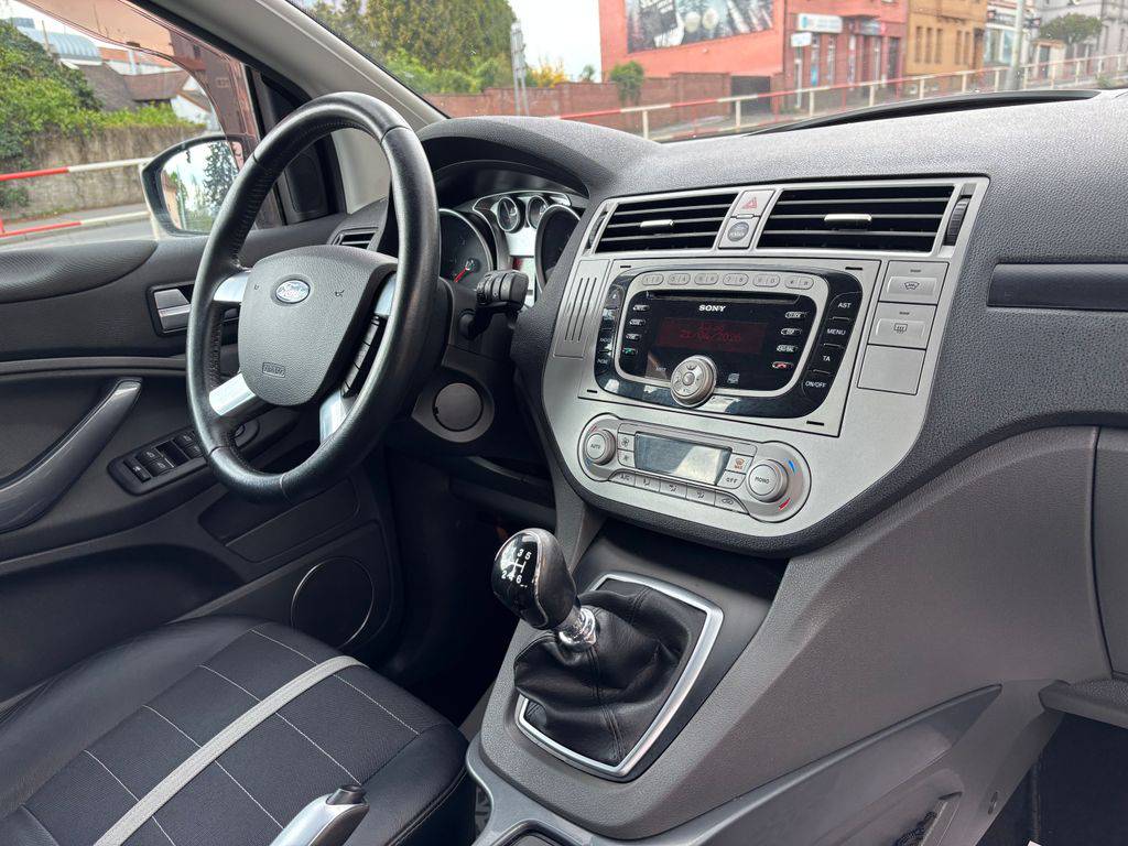 Ford Kuga 2.0TDCi/2010/ČR-4X4-TITANIUM