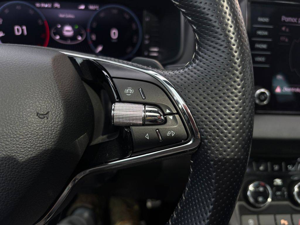 Škoda Karoq 1.5TSI/2022/SPORTLINE,AT-ZÁRUK