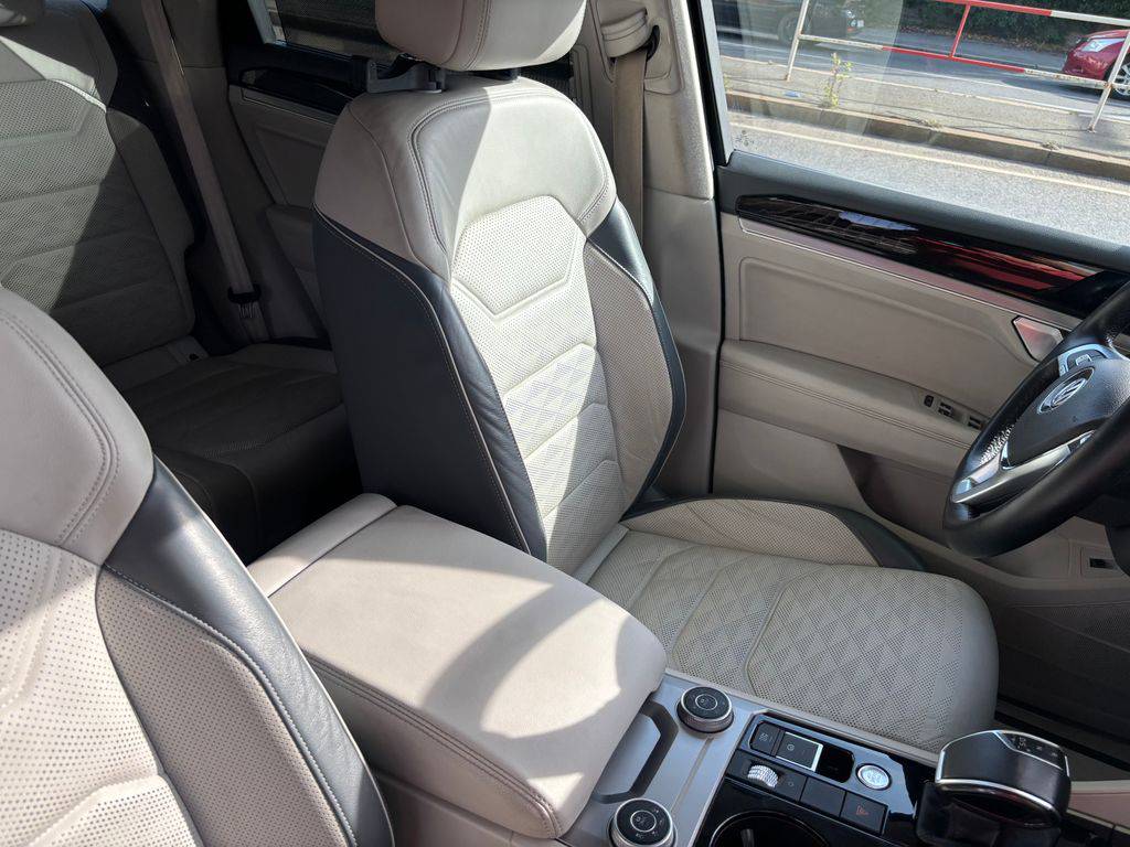 Volkswagen Touareg 3.0TDi-2020-CZ-1MAJ-DPH-WEBAST