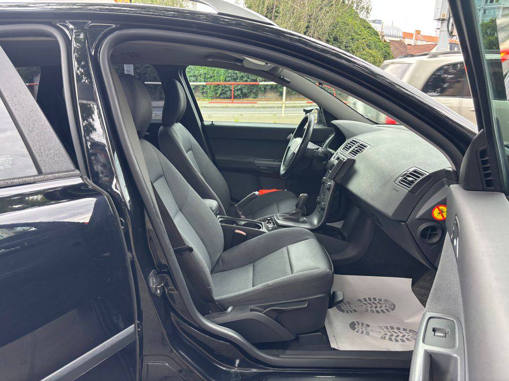 Volvo V50 2.0D/2005/MOMENTUM.MANUÁL.TAŽNÉ