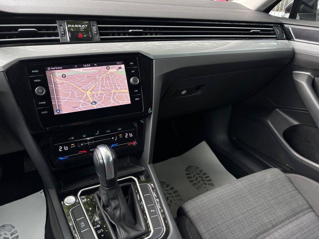 Volkswagen Passat 1.5TSI/2022/1MAJ.TAŽ.DPH.ACC-ZÁRUKA12