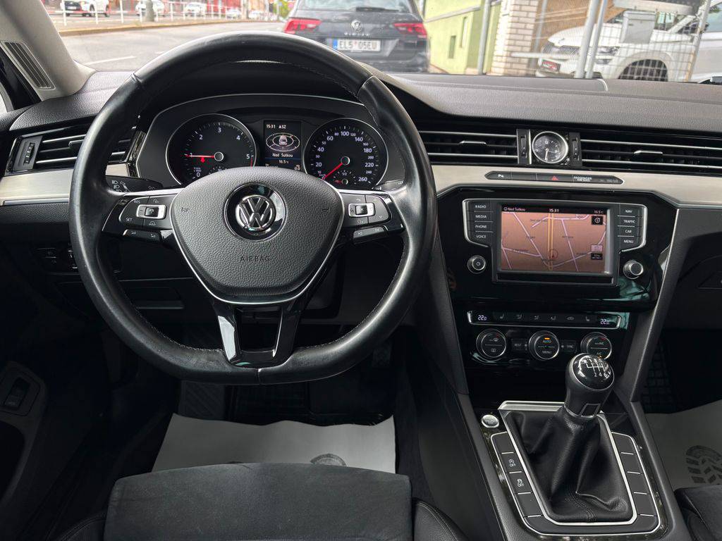 Volkswagen Passat 2.0TDI-140KW/HIGLINE-TAŽNÉ.MANUÁL