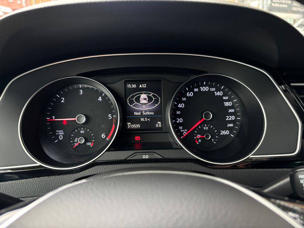 Volkswagen Passat 2.0TDI-140KW/HIGLINE-TAŽNÉ.MANUÁL