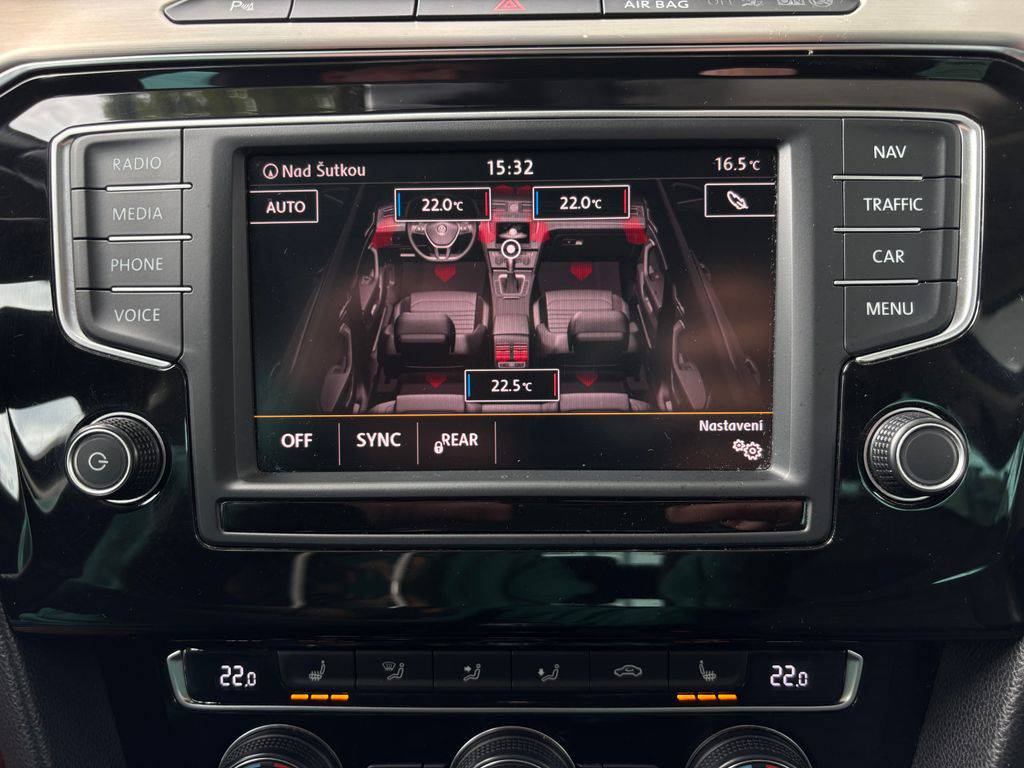 Volkswagen Passat 2.0TDI-140KW/HIGLINE-TAŽNÉ.MANUÁL