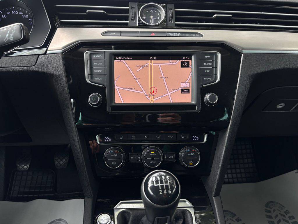 Volkswagen Passat 2.0TDI-140KW/HIGLINE-TAŽNÉ.MANUÁL