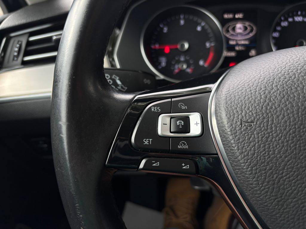 Volkswagen Passat 2.0TDI-140KW/HIGLINE-TAŽNÉ.MANUÁL