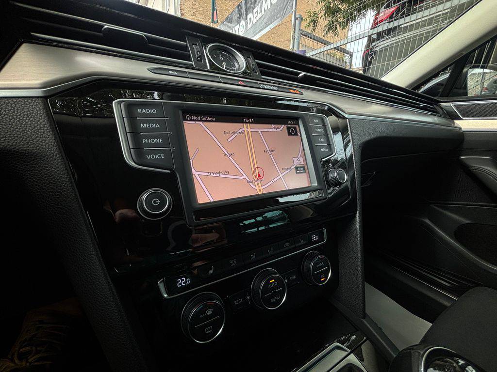 Volkswagen Passat 2.0TDI-140KW/HIGLINE-TAŽNÉ.MANUÁL